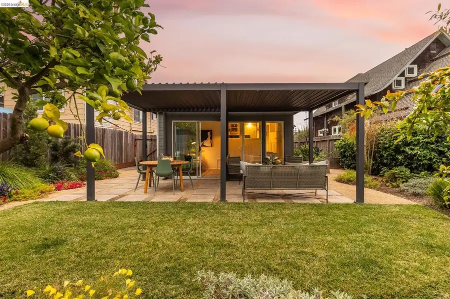 452 44th St, Oakland, CA 94609 - #2