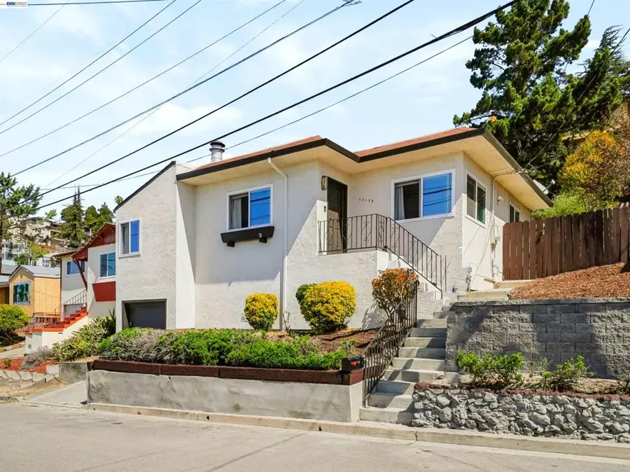 17198 Roberto St, Castro Valley, CA 94546 - #3