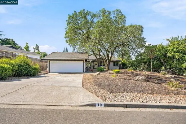 19 Inverness Dr, Napa, CA 94558