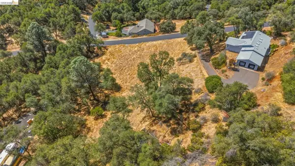 22937 Columbia Vista Dr, Columbia, CA 95310