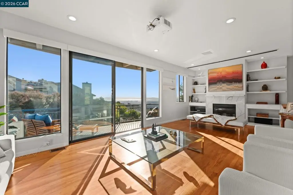 5 Schooner Hill, Oakland, CA 94618 - #1