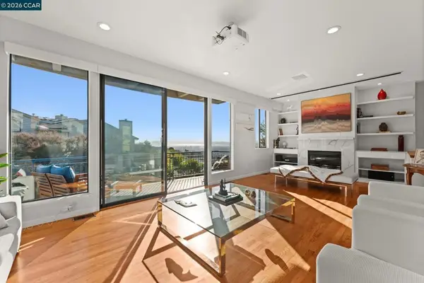 5 Schooner Hill, Oakland, CA 94618
