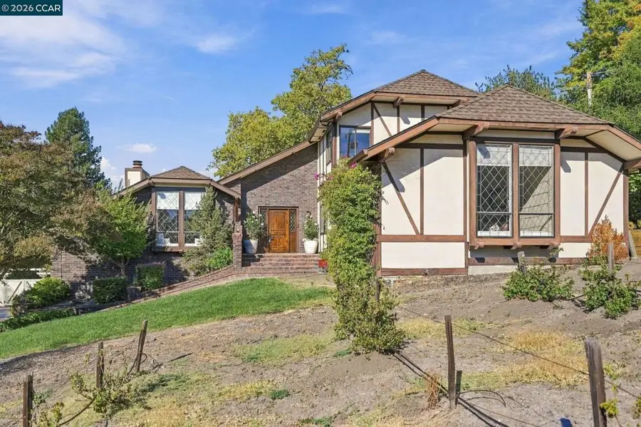 945 Stow Ln, Lafayette, CA 94549 - #2