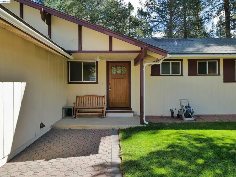 1423 Rancho Way, South Lake Tahoe, CA 96150 - #2