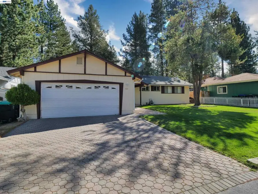 1423 Rancho Way, South Lake Tahoe, CA 96150 - #3