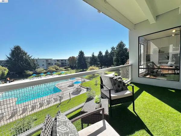 6 Commodore Drive #C337, Emeryville, CA 94608