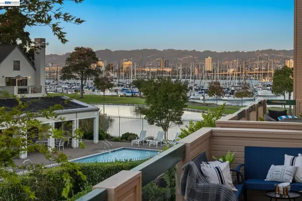 11 Regulus Ct, Alameda, CA 94501
