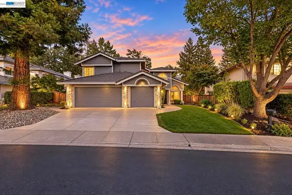 749 Sweet Water Dr, Danville, CA 94506