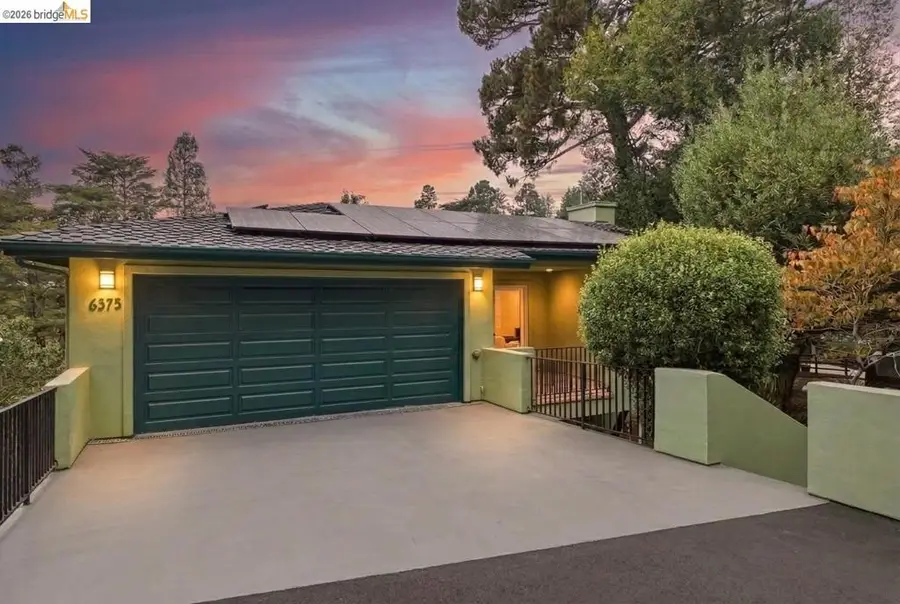 6375 Longcroft Dr, Oakland, CA 94611 - #2