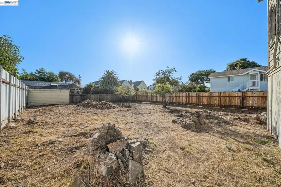 1717 9th St, Oakland, CA 94607 - #2