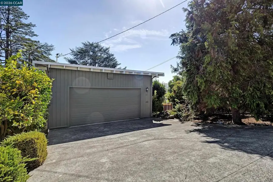557 Summit Dr, Pinole, CA 94564 - #2