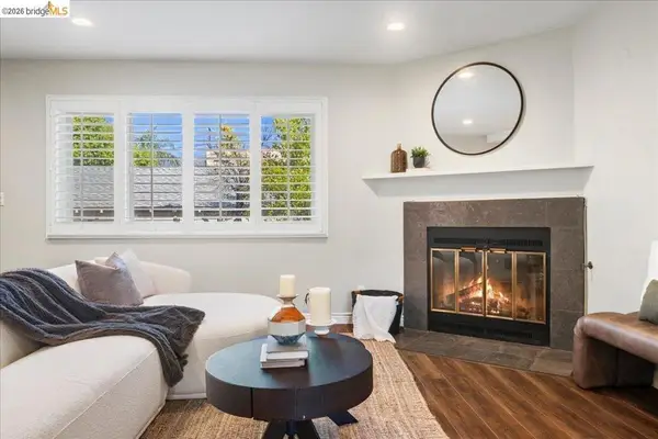 163 N Parkwood Ave #APT 3, Pasadena, CA 91107