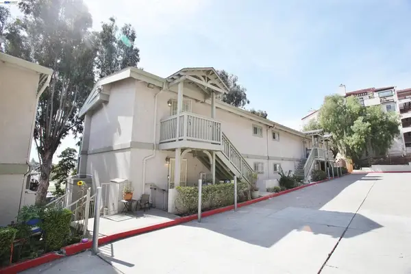 21379 Gary Dr #14, Hayward, CA 94546