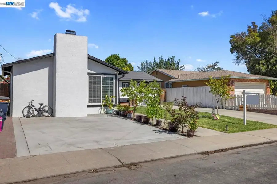 471 Helen Ave., Tracy, CA 95376 - #3