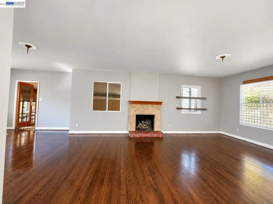 2305 Tennessee St, Vallejo, CA 94591 - #2