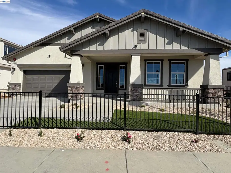 325 Maverick Drive, Vacaville, CA 95687 - #2