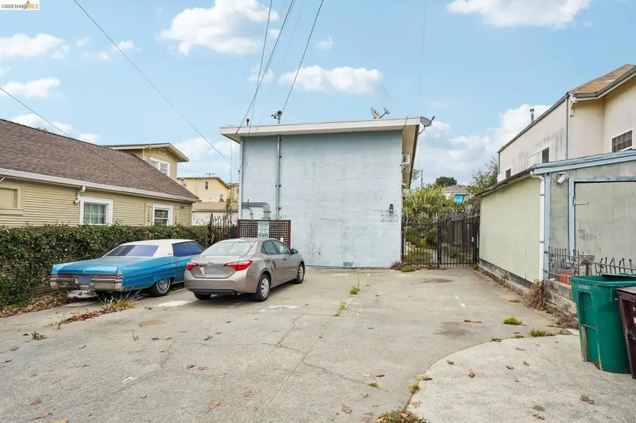 2120 E 22nd St, Oakland, CA 94606 - #2