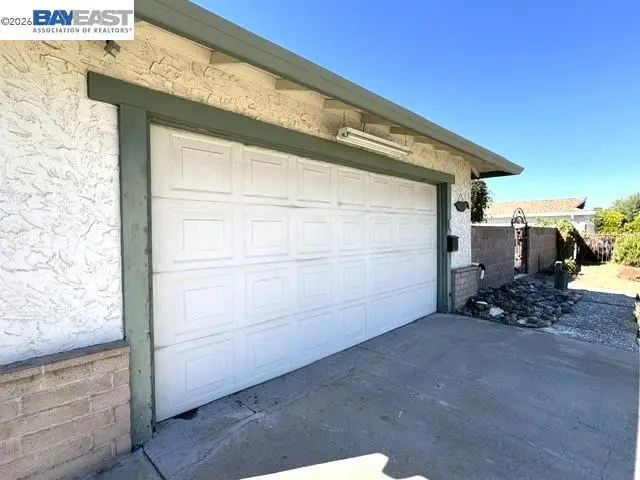 3740 Roundhill Dr, Pittsburg, CA 94565 - #2