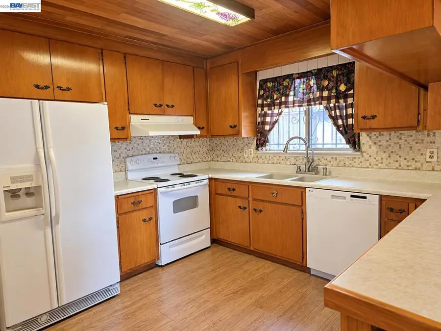 230 Flanders Ct, San Lorenzo, CA 94541 - #3