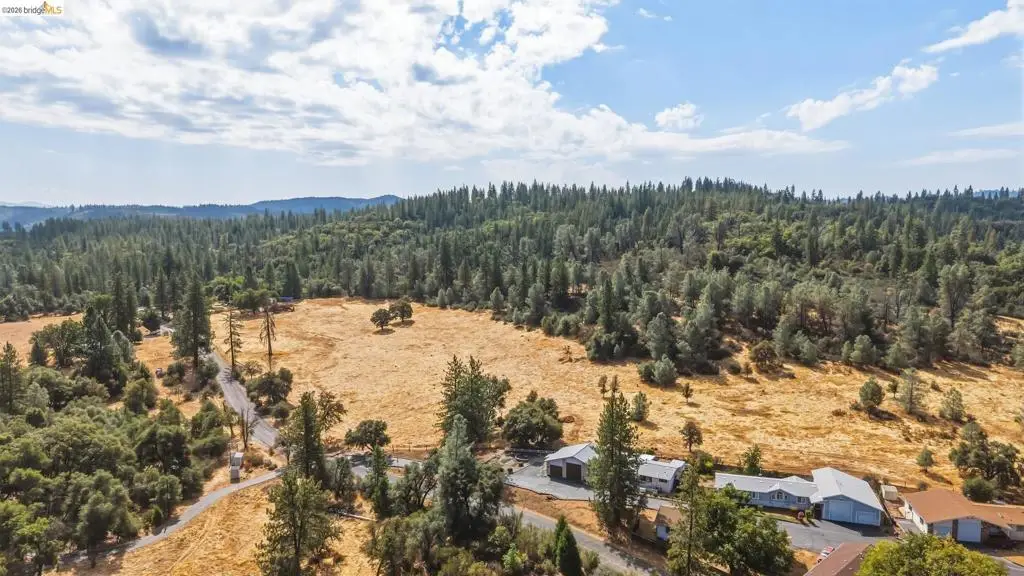 22880 Parkwood Dr, Groveland, CA 95321 - #1