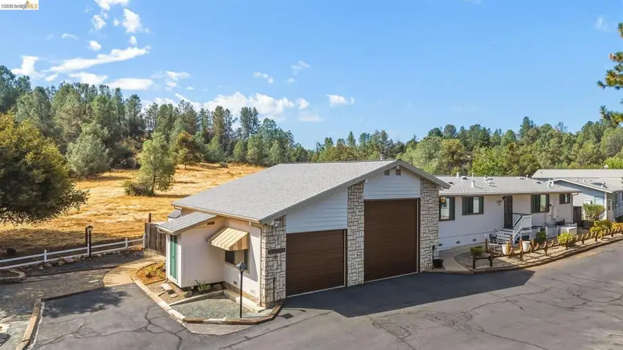 22880 Parkwood Dr, Groveland, CA 95321 - #2