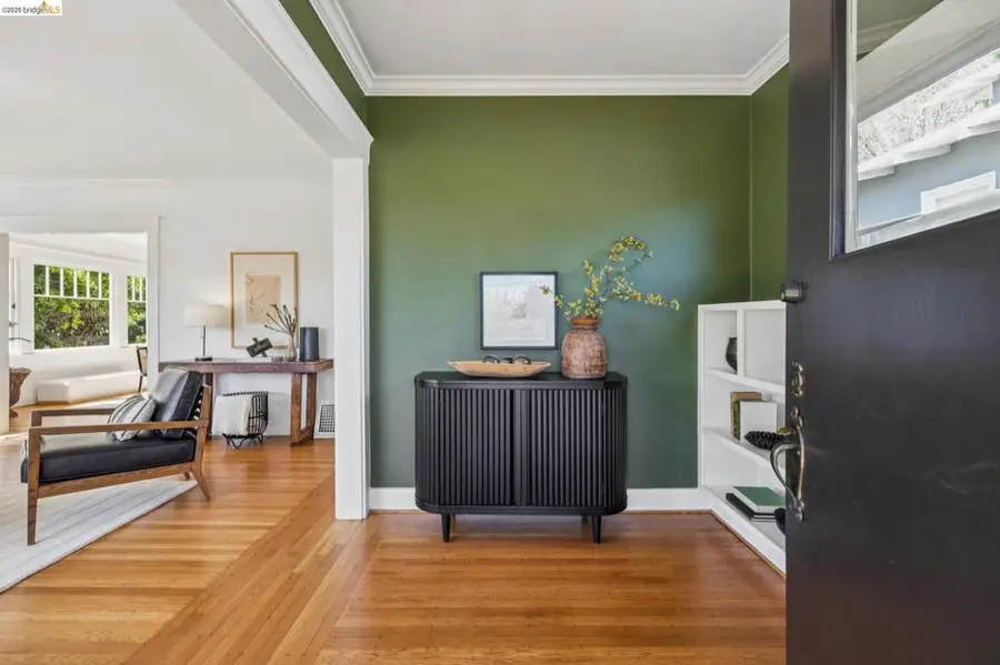 5850 Lawton Ave, Oakland, CA 94618 - #3