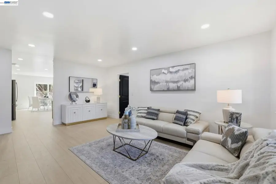 1913 W Middlefield Rd, Mountain View, CA 94043 - #2