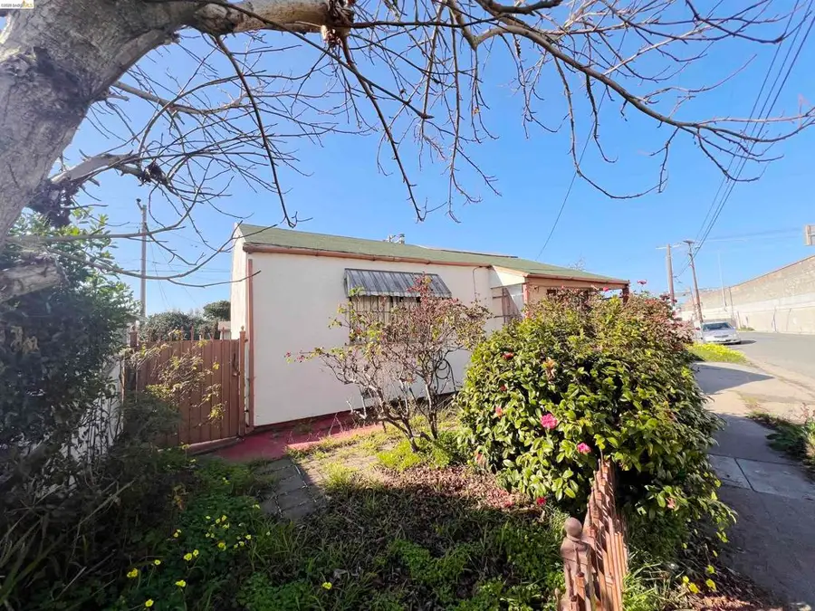 331 S 50th St, Richmond, CA 94804 - #2