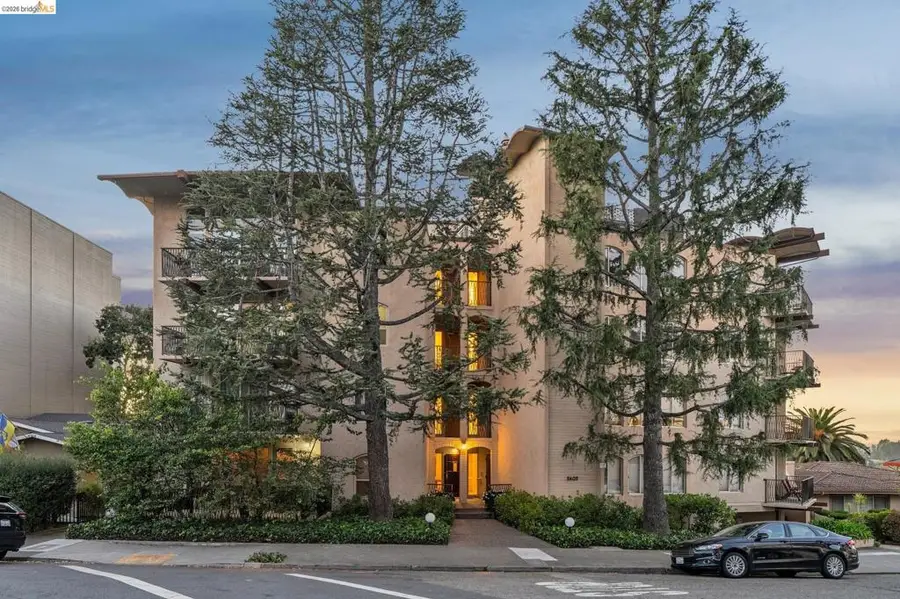 5405 Carlton St #202, Oakland, CA 94618 - #2
