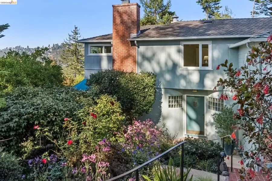 2556 Carisbrook Dr, Oakland, CA 94611 - #2