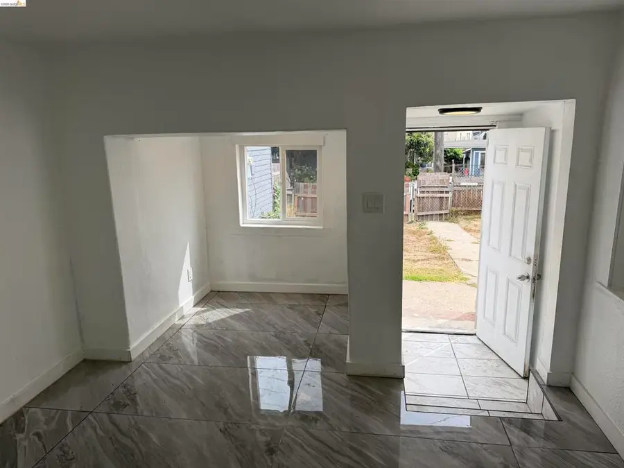 5101 Columbia Ave., Richmond, CA 94801 - #3