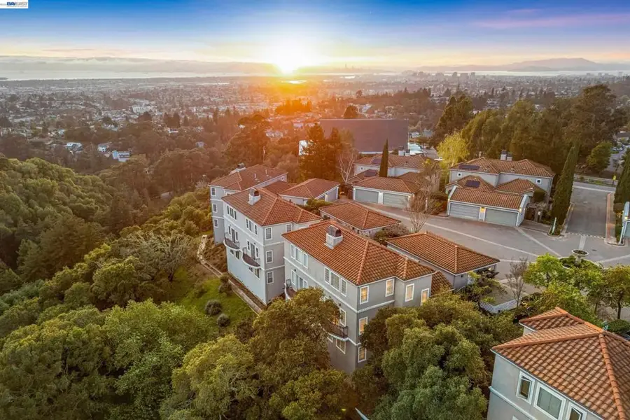 4636 Redwood Rd, Oakland, CA 94619 - #2