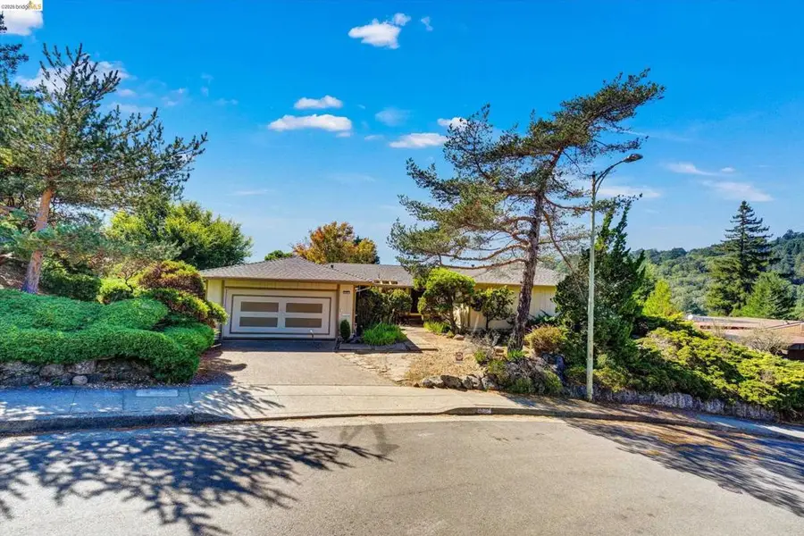 5861 Balmoral Dr, Oakland, CA 94619 - #3
