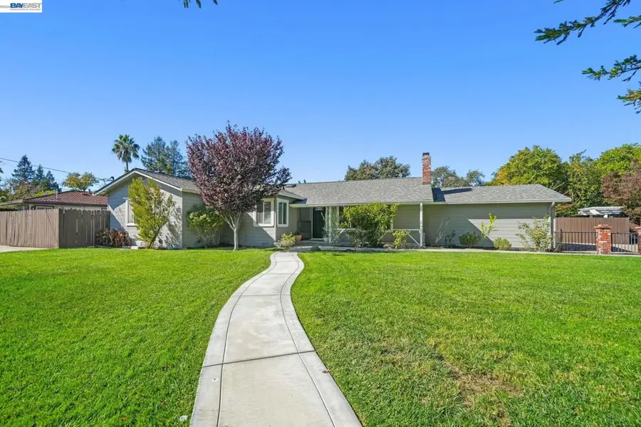 1949 Hollis Ct, Concord, CA 94518 - #3