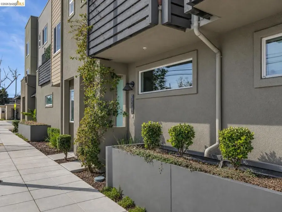 2229 Myrtle St, Oakland, CA 94607 - #2