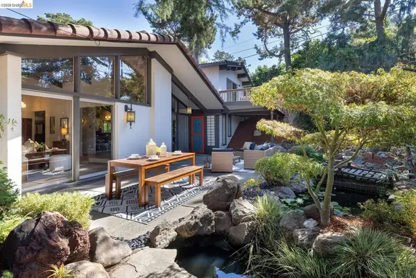 81 Elysian Fields Dr, Oakland, CA 94605
