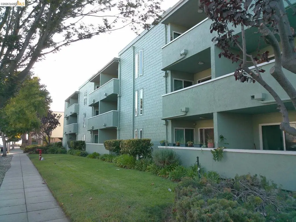 325 Kitty Hawk Rd #304, Alameda, CA 94501 - #1