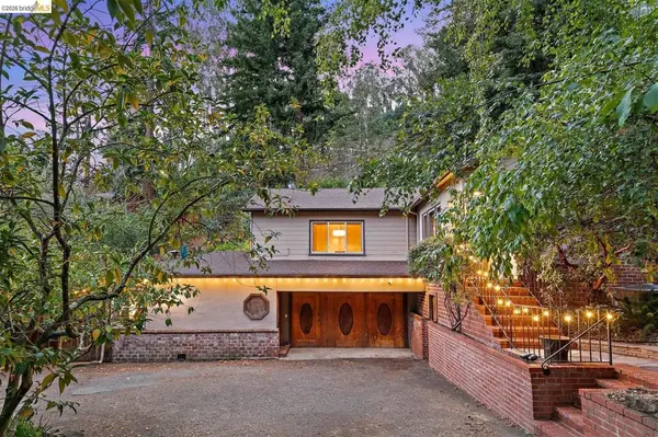 6819 Pinehaven Rd, Oakland, CA 94611