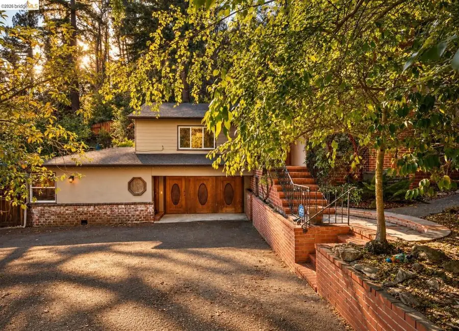 6819 Pinehaven Rd, Oakland, CA 94611 - #2