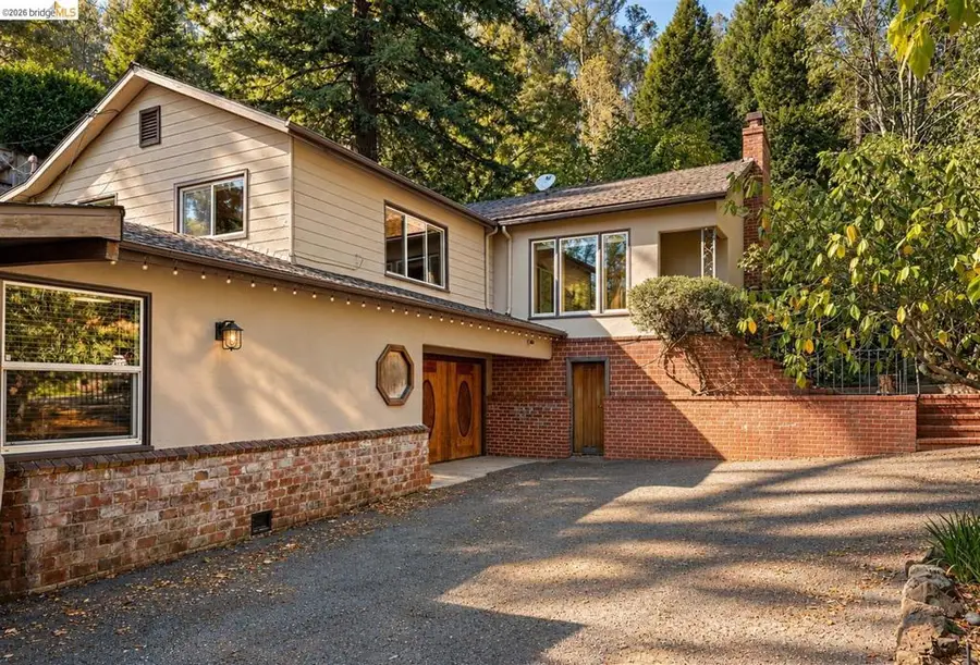 6819 Pinehaven Rd, Oakland, CA 94611 - #3