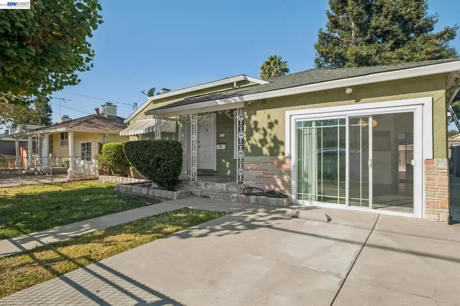527 Capistrano, Oakland, CA 94603 - #2
