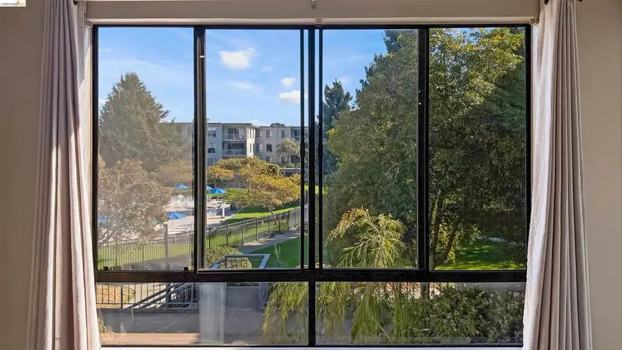 6 Commodore Drive #C341, Emeryville, CA 94608 - #2