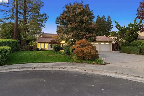 230 Heather Pl, Danville, CA 94526