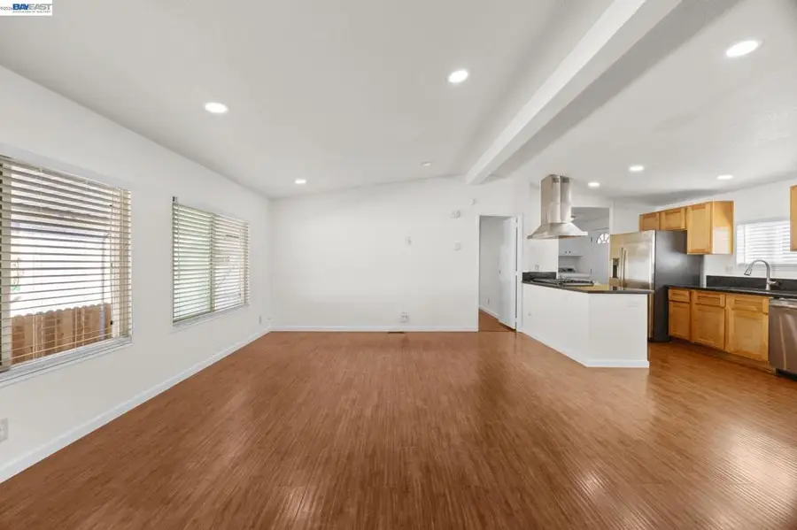 812 W Clover Rd, Tracy, CA 95376 - #2