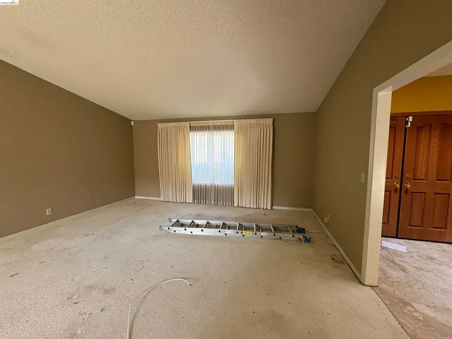 136 Chinquapin Ct, Hercules, CA 94547 - #3