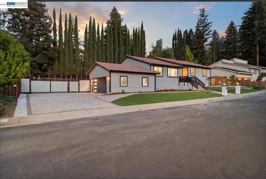 1084 Jamie Dr, Concord, CA 94518 - #2