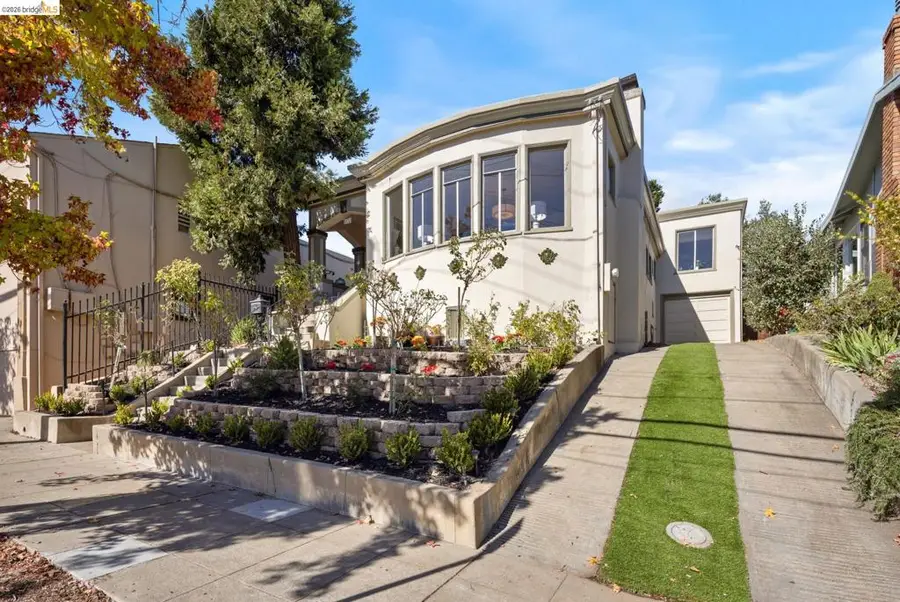 1322 E 38th St, Oakland, CA 94602 - #2