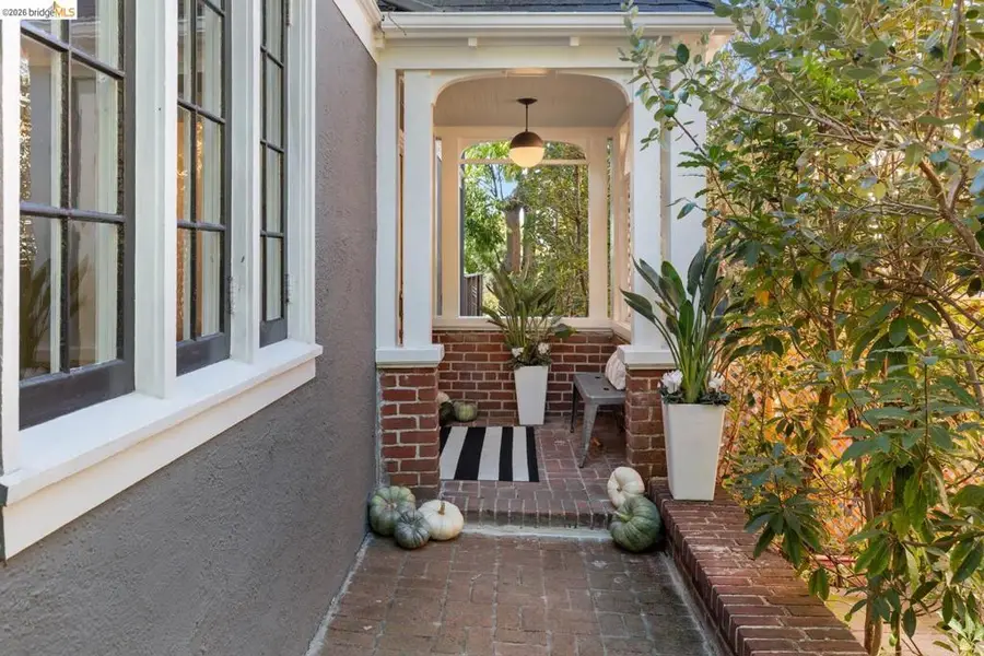 229 Carmel Ave, Piedmont, CA 94611 - #2