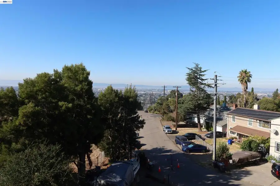 8128 Sunkist Dr, Oakland, CA 94605 - #3