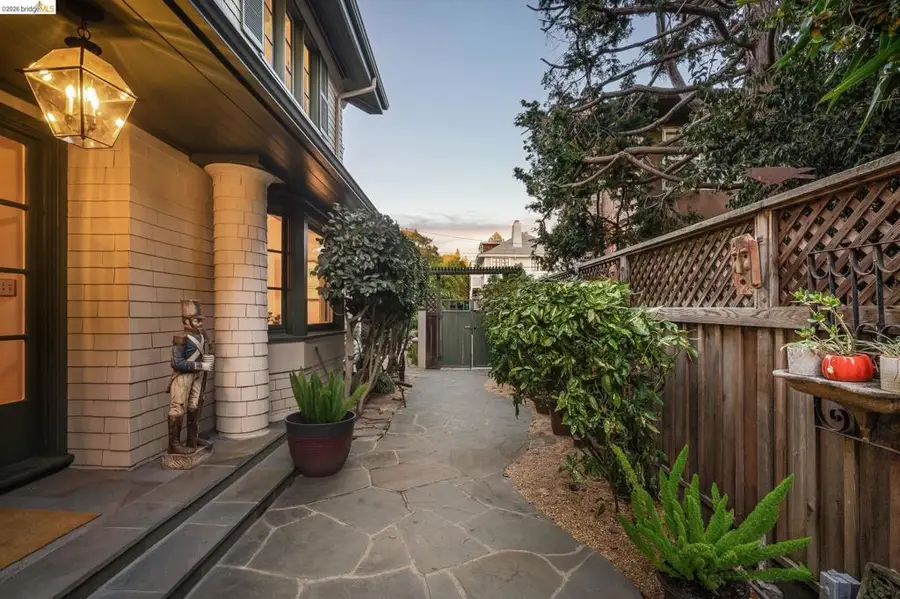 6487 Benvenue Ave, Oakland, CA 94618 - #2